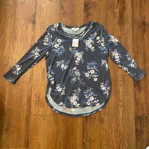 Floral navy top